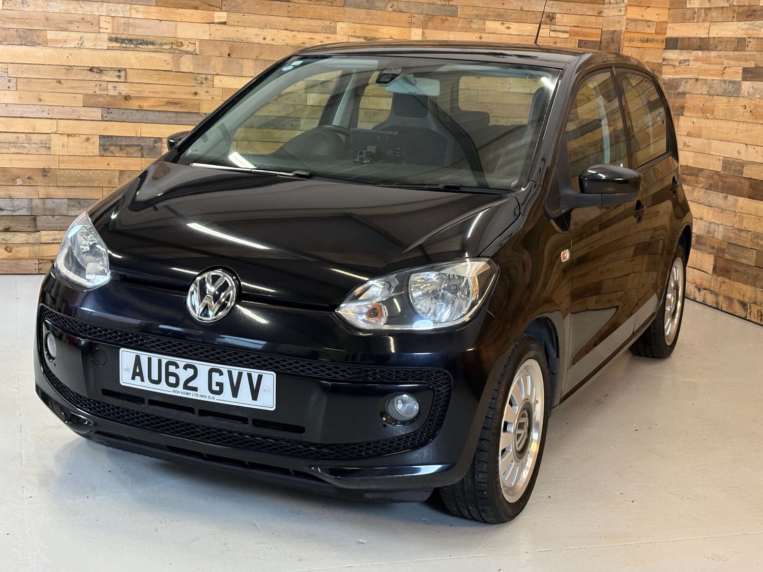 Used Volkswagen up! 2025 for sale - 76982664: Photo 3