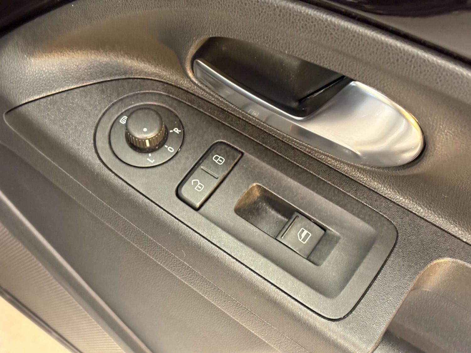 Used Volkswagen up! 2025 for sale - 76982664: Photo 46