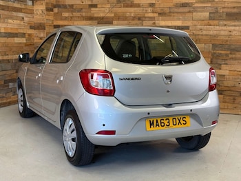 Used Dacia Sandero 2013 for sale - 79519091: Photo