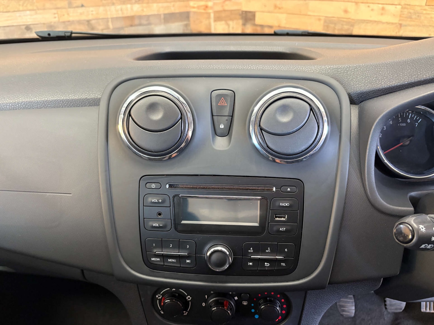 Used Dacia Sandero 2016 for sale - 76133775: Photo 24
