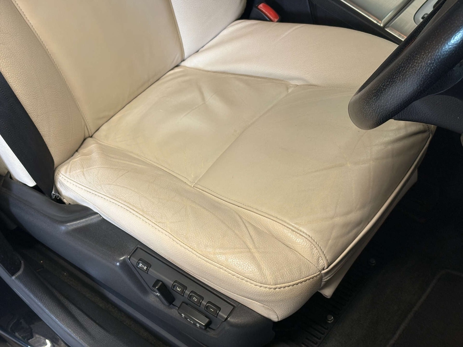 Used Volvo XC90 2011 for sale - 76879538: Photo 16