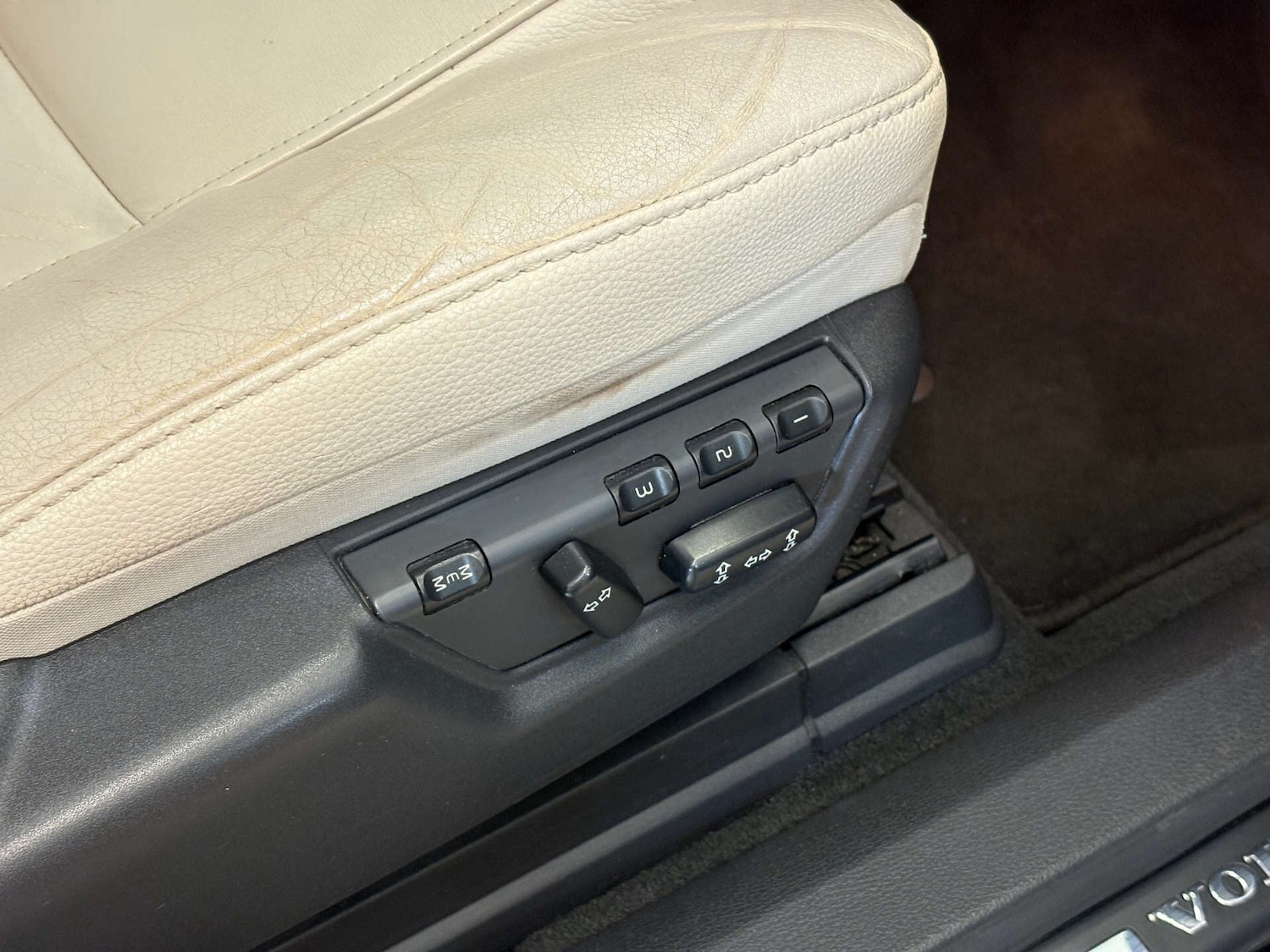 Used Volvo XC90 2011 for sale - 76879538: Photo 47