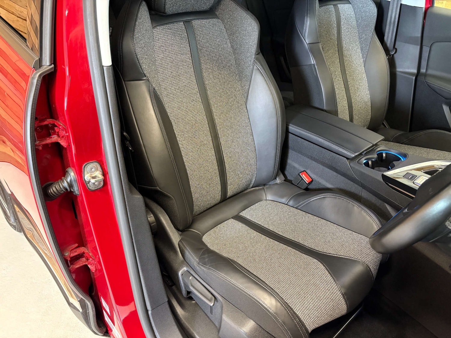 Used Peugeot 3008 2018 for sale - 76819792: Photo 17