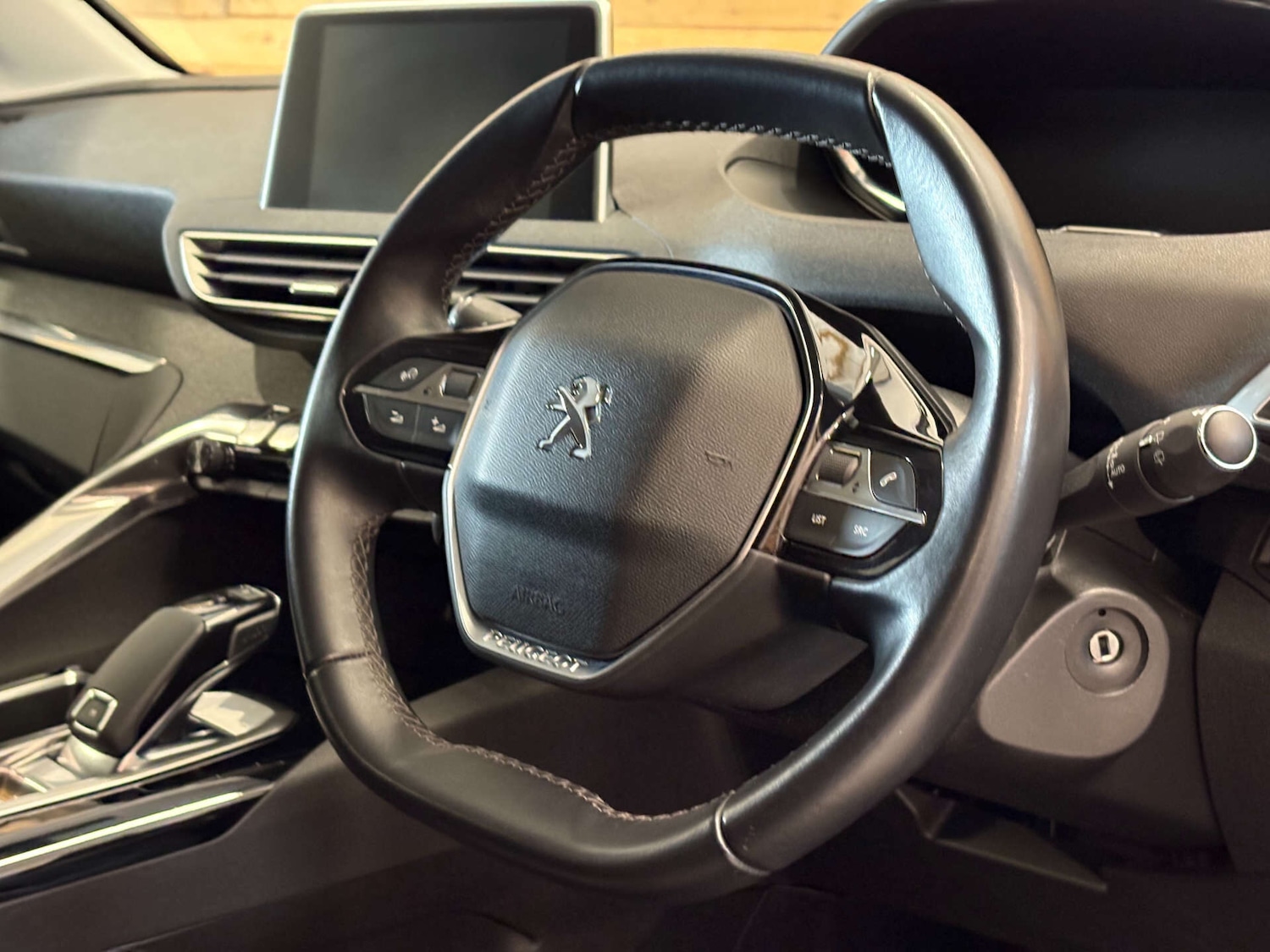 Used Peugeot 3008 2018 for sale - 76819792: Photo 19