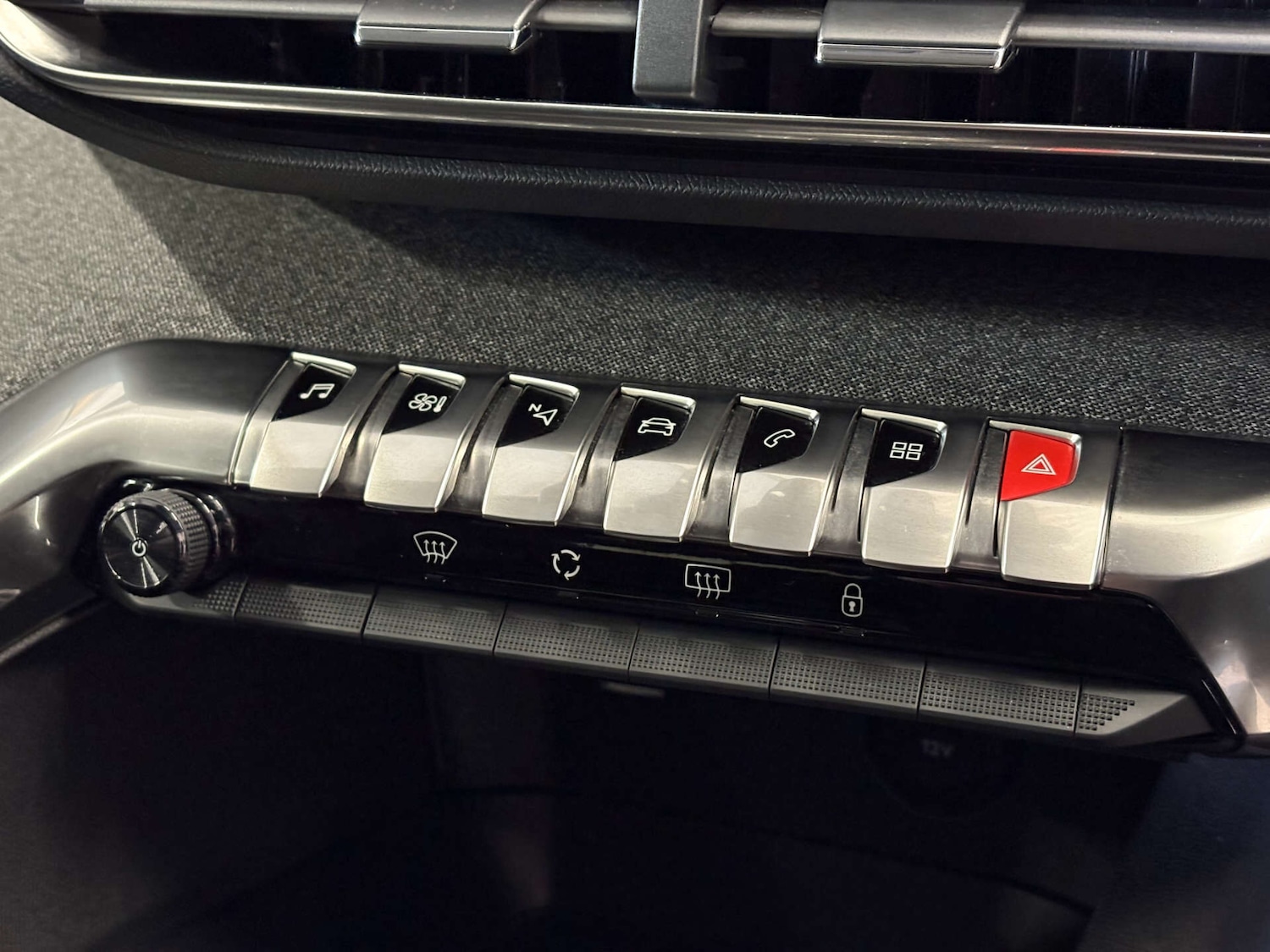 Used Peugeot 3008 2018 for sale - 76819792: Photo 30