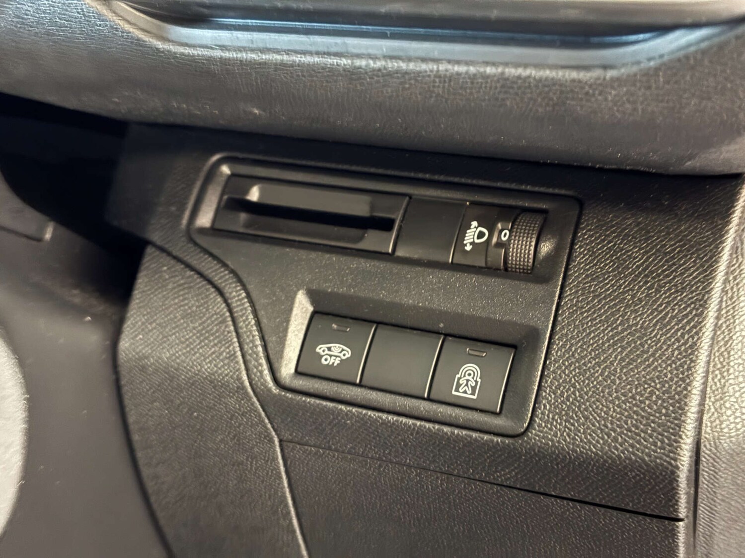 Used Peugeot 3008 2018 for sale - 76819792: Photo 40