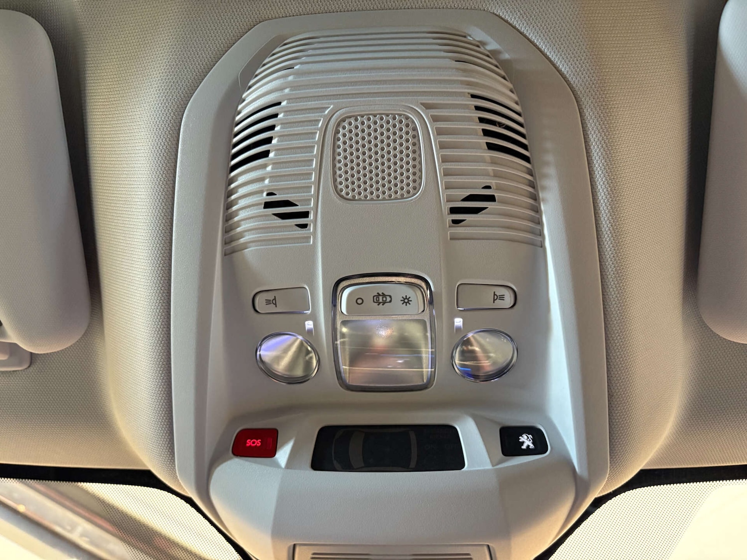 Used Peugeot 3008 2018 for sale - 76819792: Photo 42