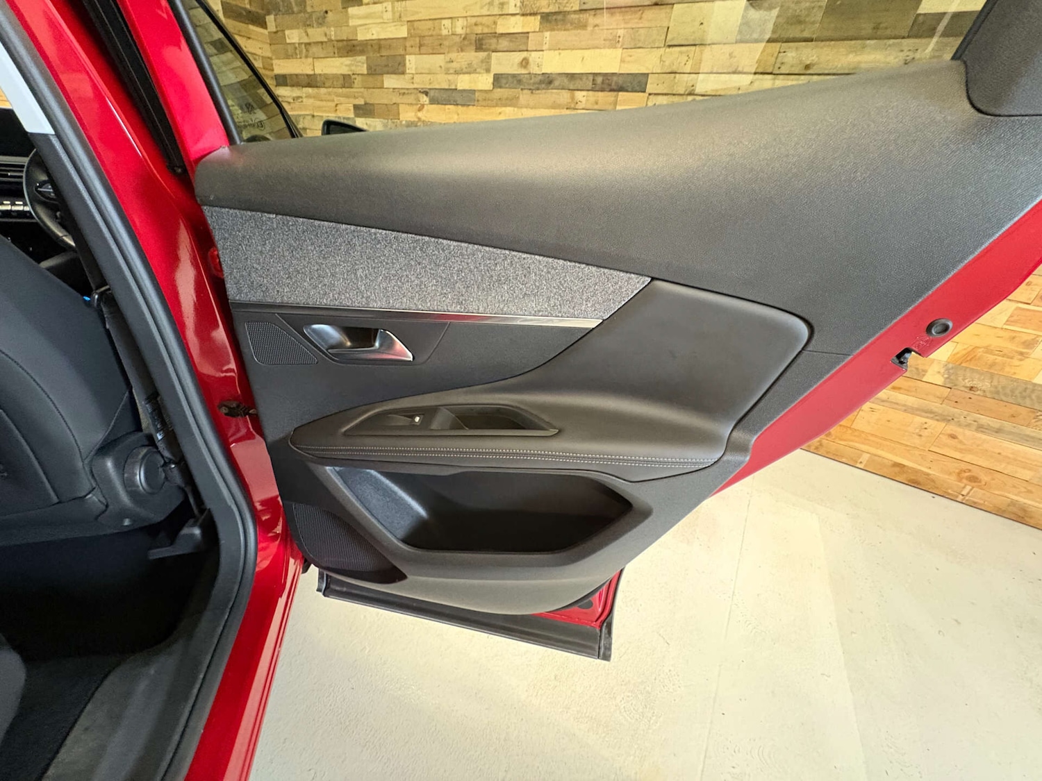 Used Peugeot 3008 2018 for sale - 76819792: Photo 63