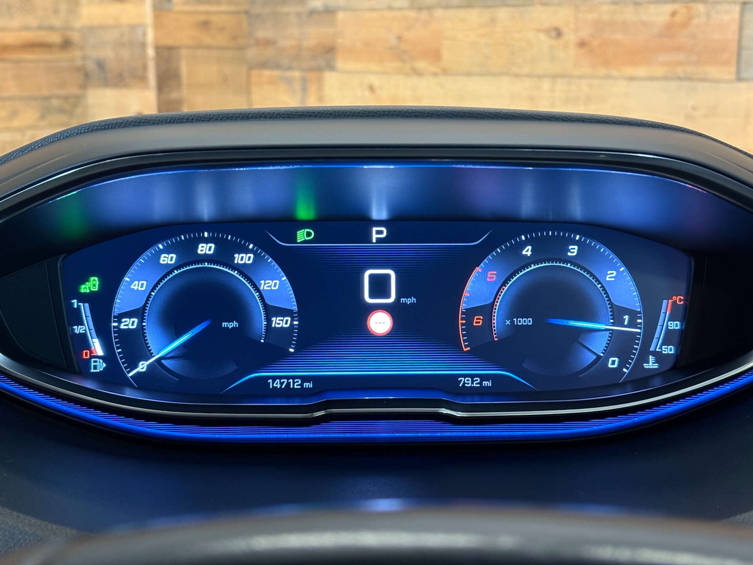 Used Peugeot 3008 2018 for sale - 76819792: Photo 8