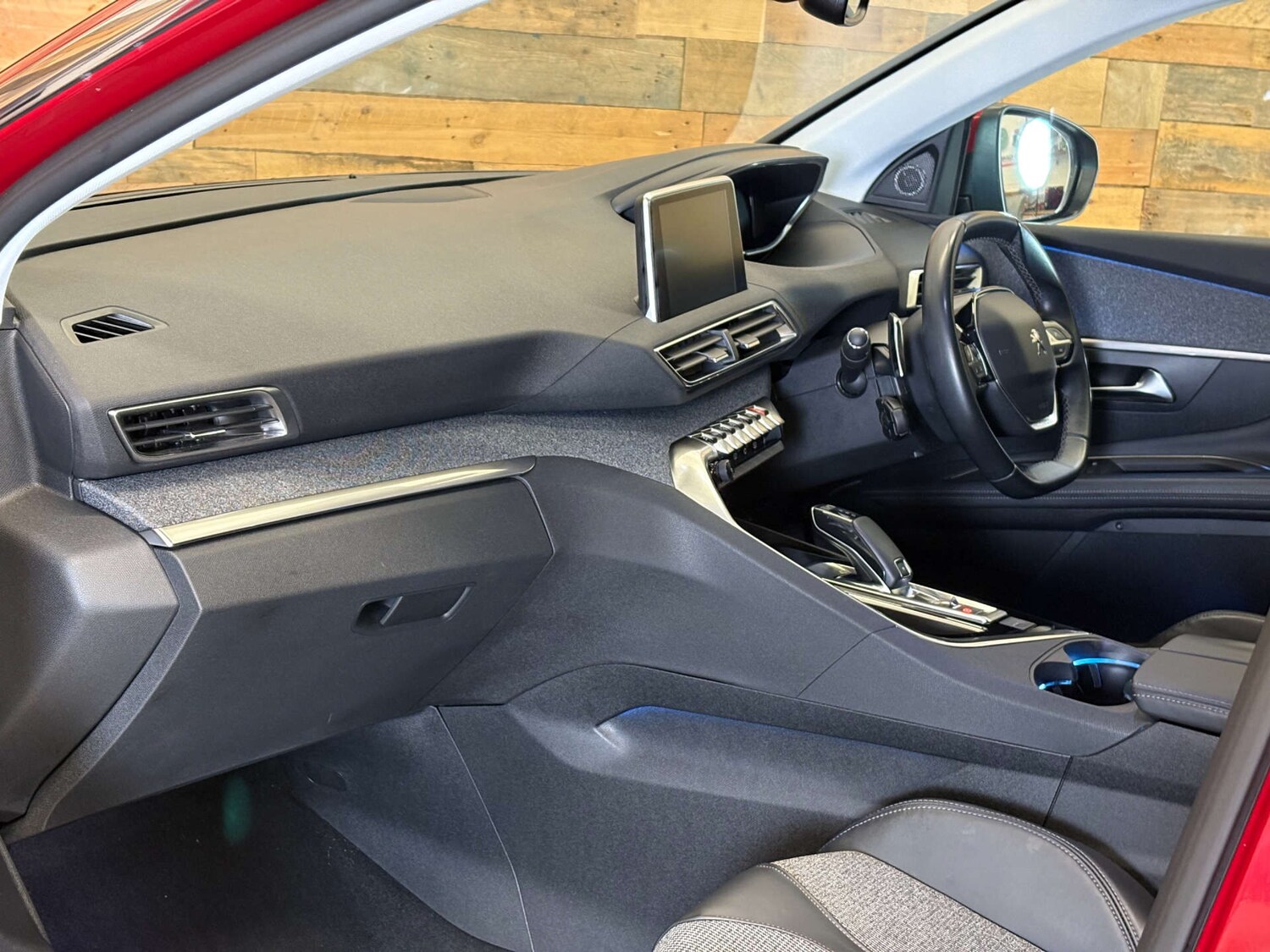 Used Peugeot 3008 2018 for sale - 76819792: Photo 9