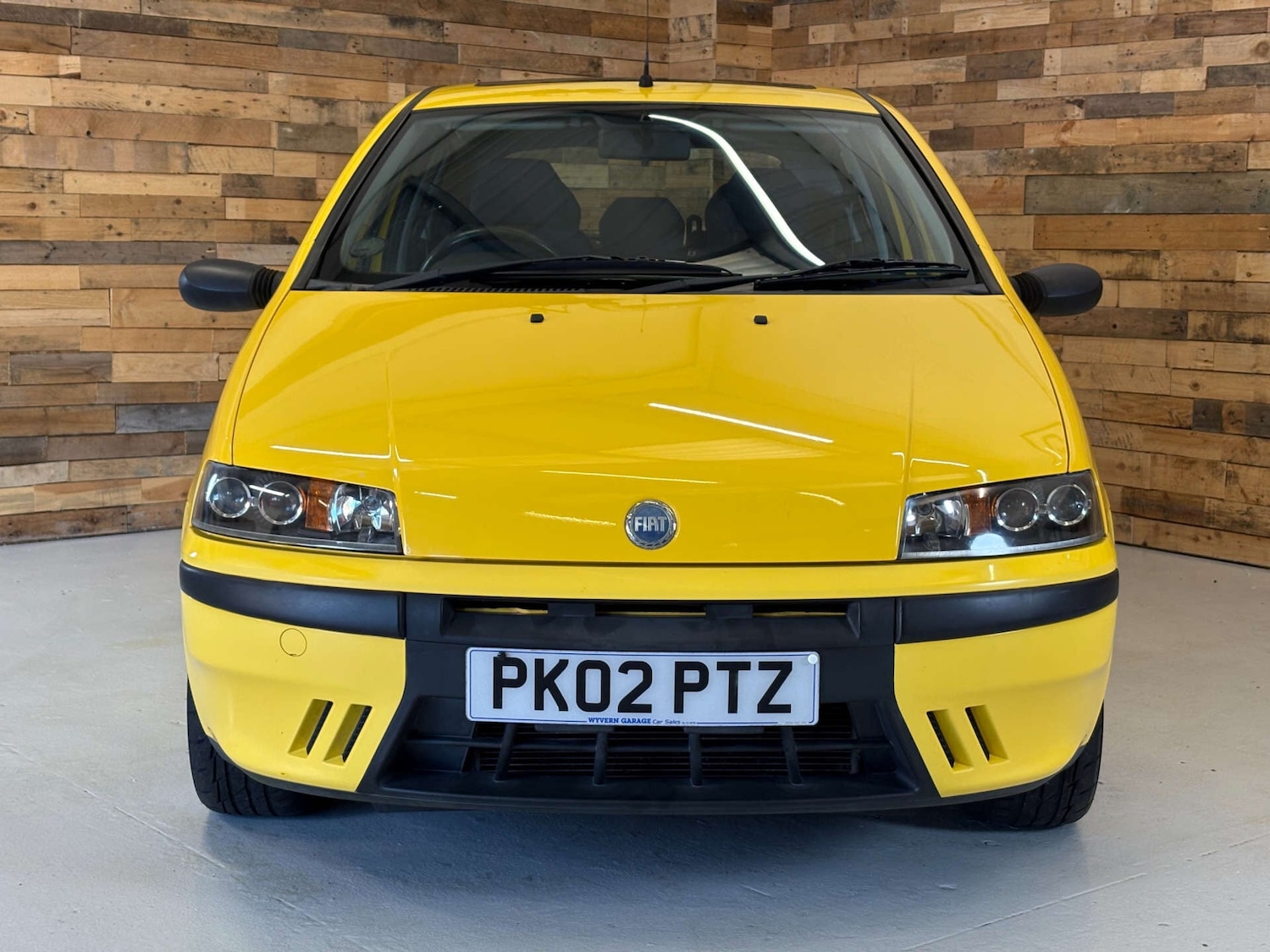 Used Fiat Punto 2002 for sale - 76931143: Photo 2