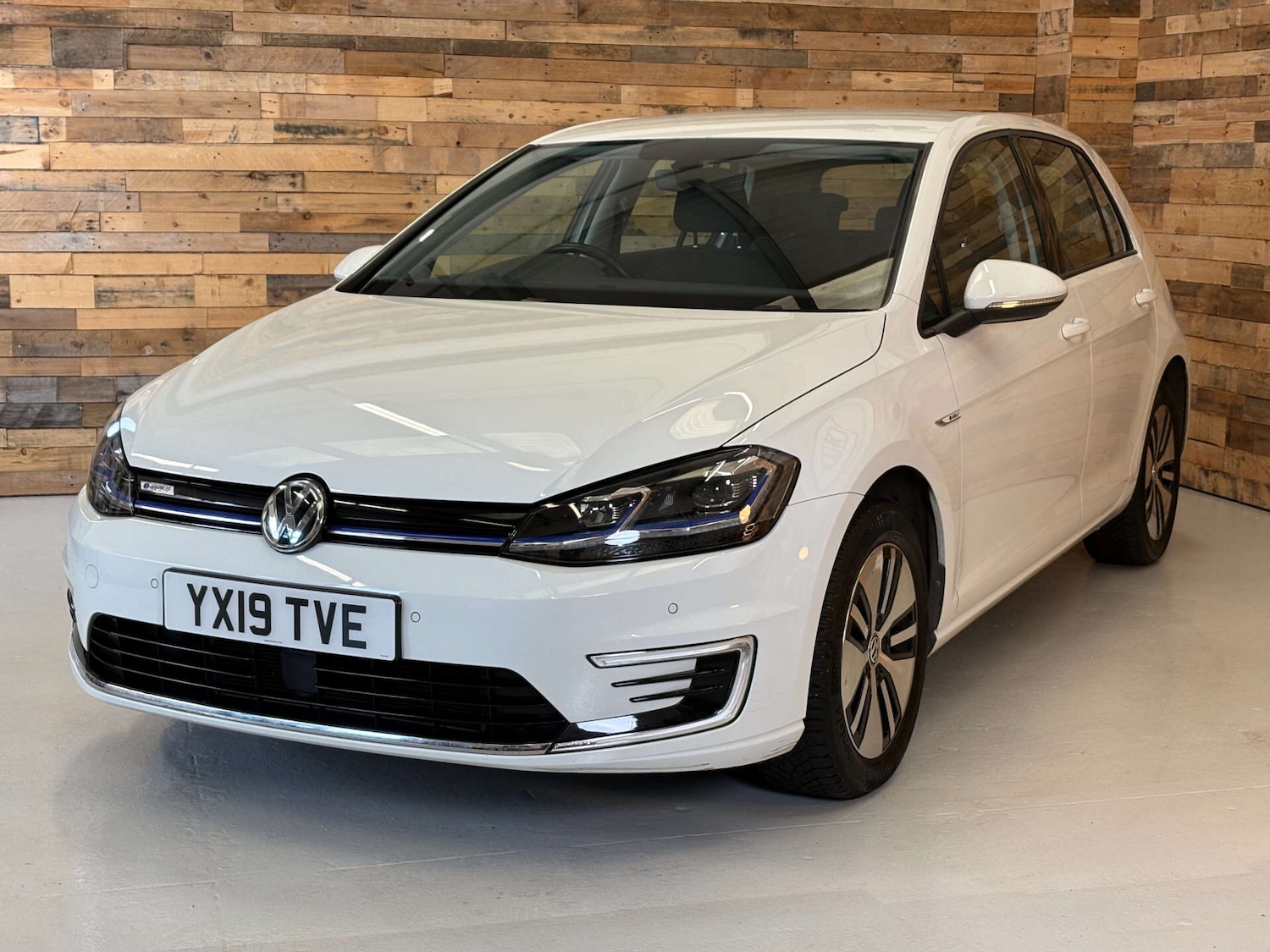 Used Volkswagen Golf 2019 for sale - 76569397: Photo 3