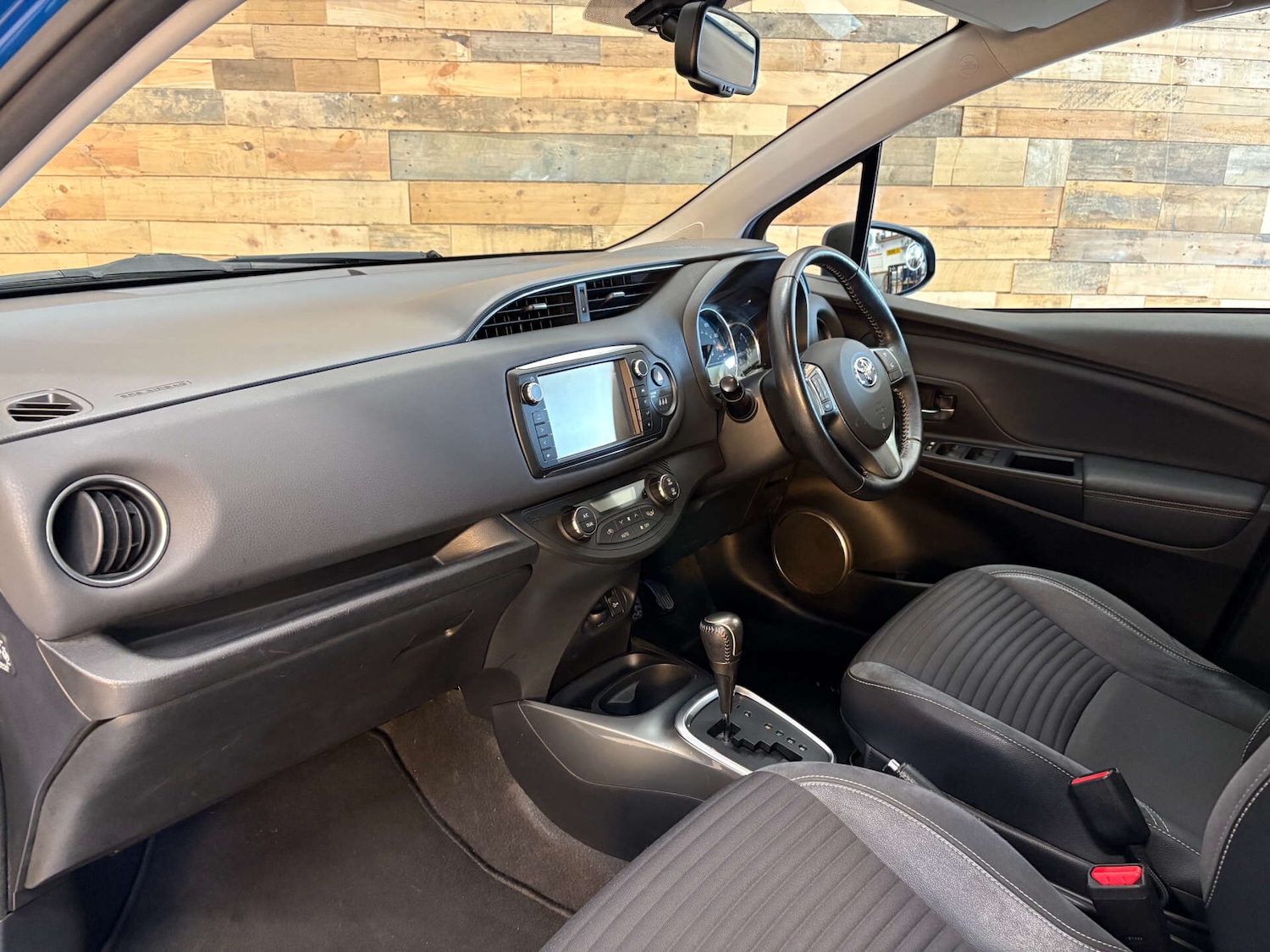 Used Toyota Yaris 2015 for sale - 76324071: Photo 39