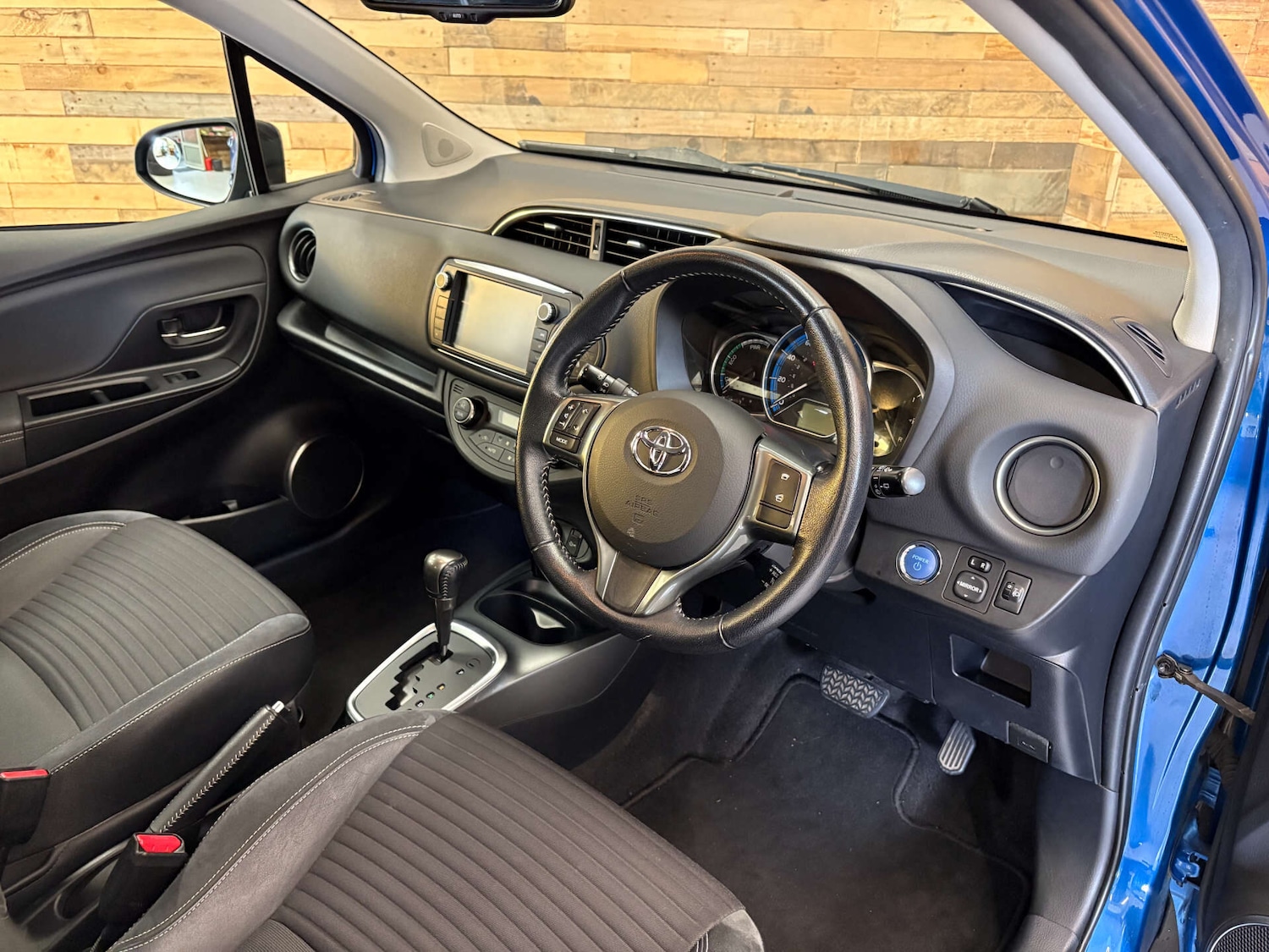 Used Toyota Yaris 2015 for sale - 76324071: Photo 7