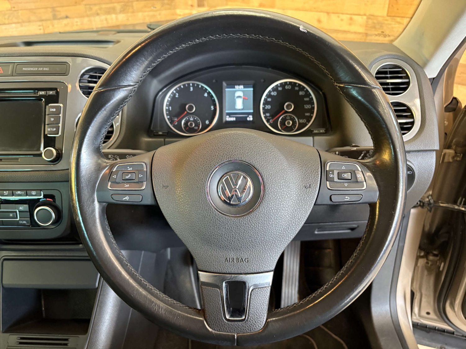 Used Volkswagen Tiguan 2011 for sale - 76171639: Photo 25