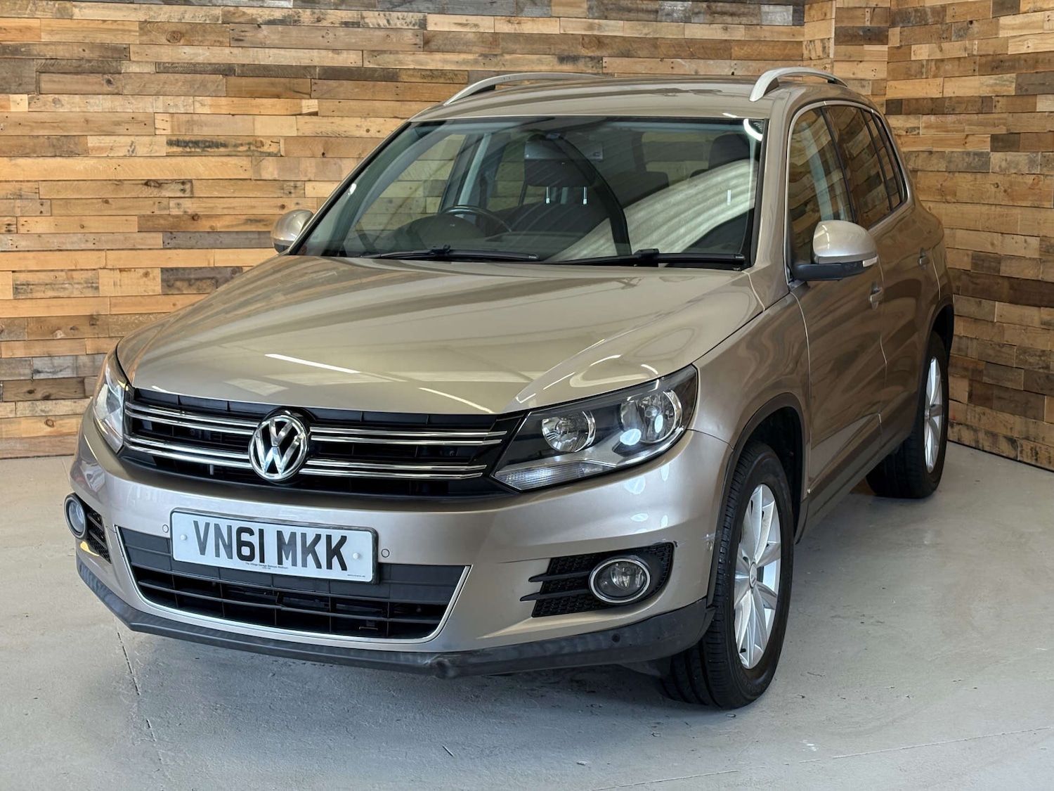 Used Volkswagen Tiguan 2011 for sale - 76171639: Photo 3