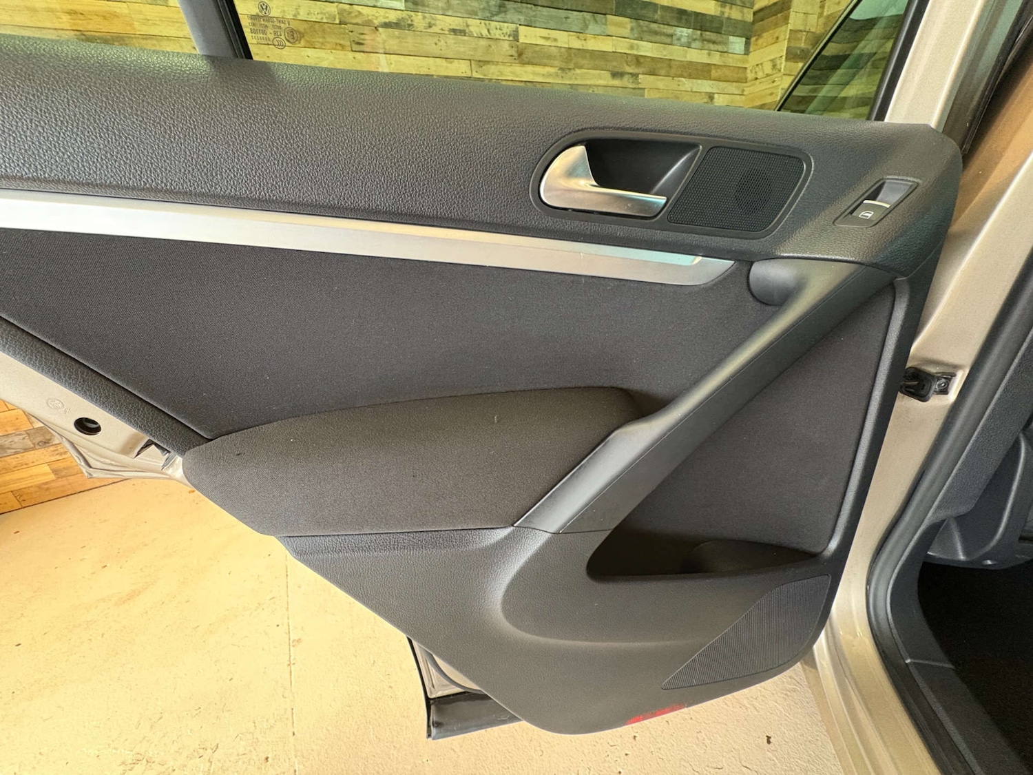 Used Volkswagen Tiguan 2011 for sale - 76171639: Photo 46