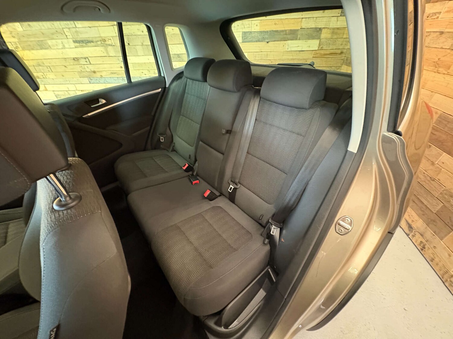 Used Volkswagen Tiguan 2011 for sale - 76171639: Photo 84