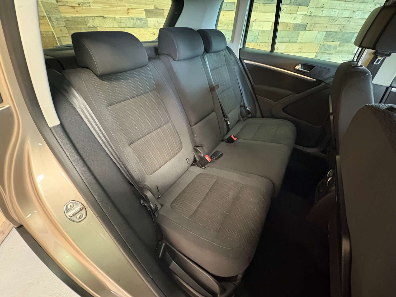 Used Volkswagen Tiguan 2011 for sale - 76171639: Photo 85