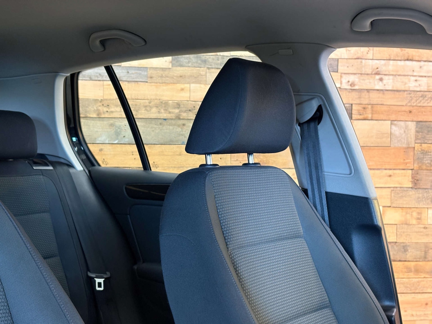 Used Volkswagen Golf 2011 for sale - 76616982: Photo 28