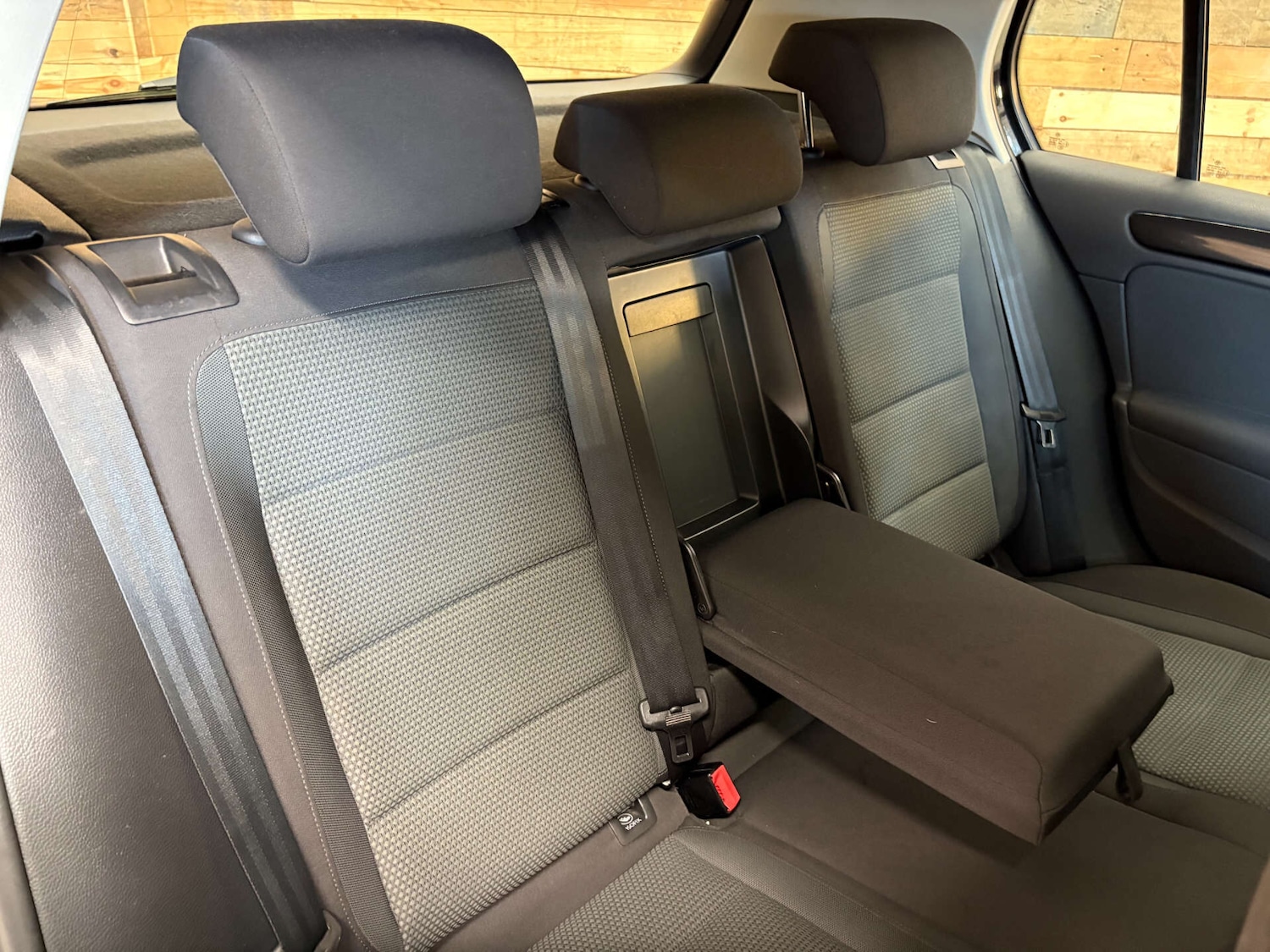 Used Volkswagen Golf 2011 for sale - 76616982: Photo 37