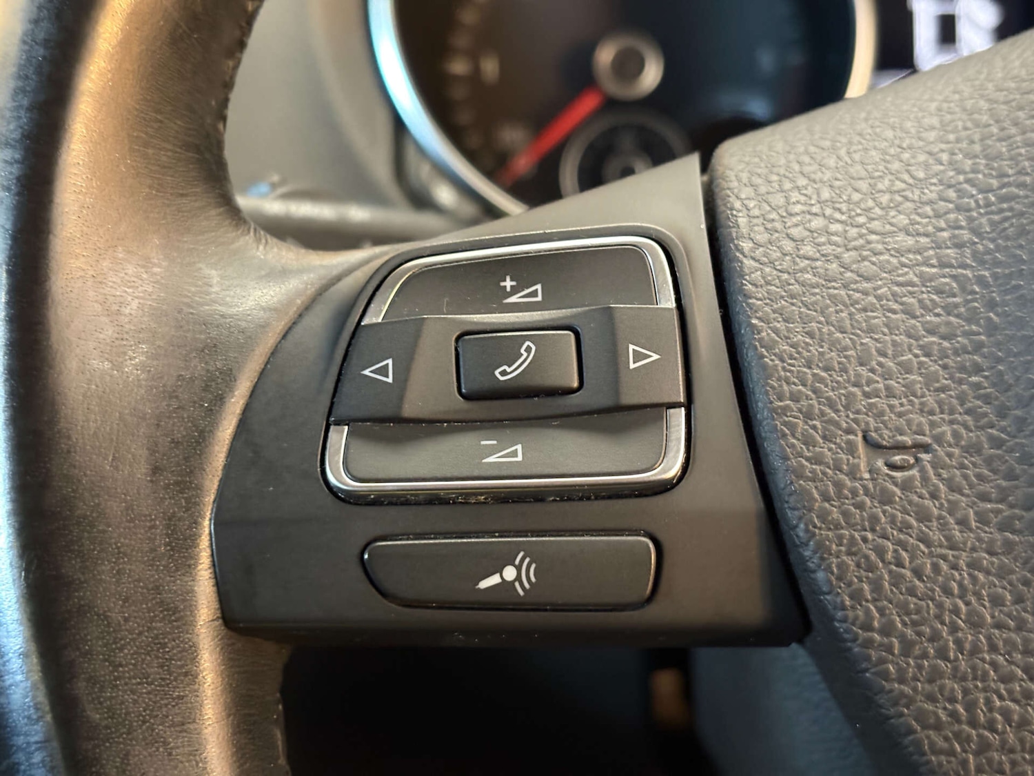 Used Volkswagen Golf 2011 for sale - 76616982: Photo 45