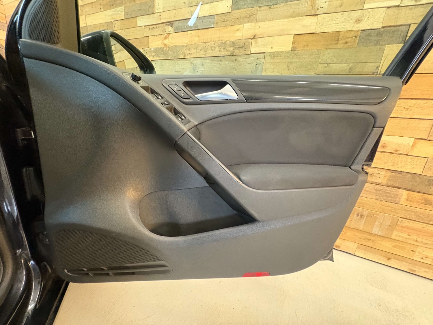 Used Volkswagen Golf 2011 for sale - 76616982: Photo 60