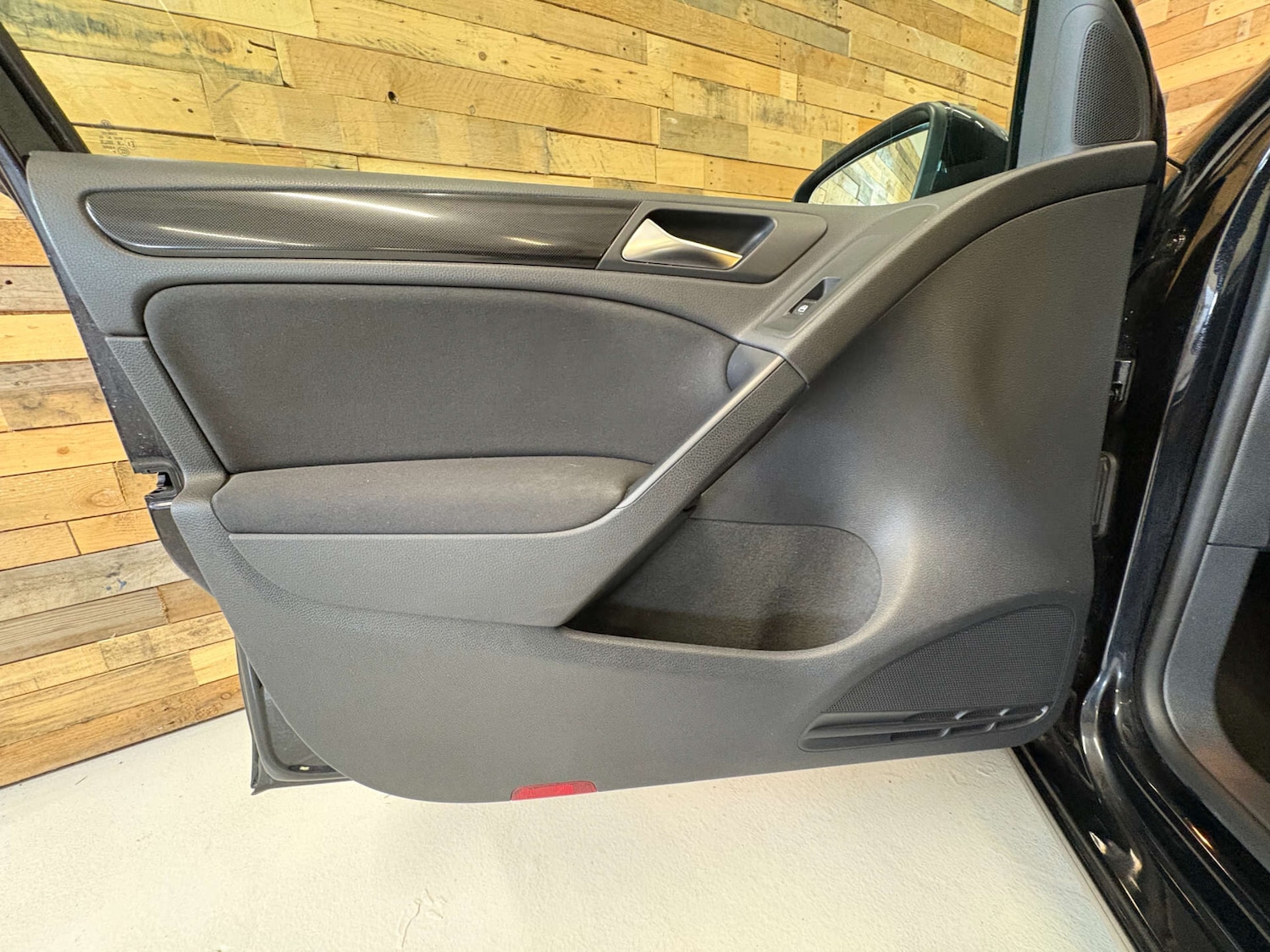 Used Volkswagen Golf 2011 for sale - 76616982: Photo 87