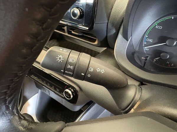 Used Toyota Yaris 2020 for sale - 76133785: Photo 36
