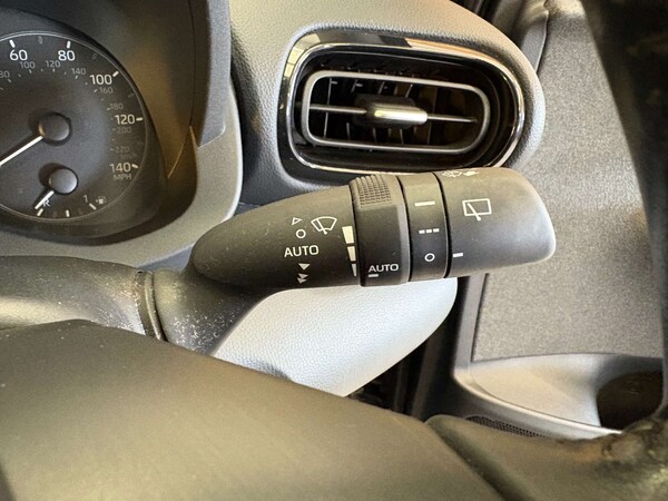 Used Toyota Yaris 2020 for sale - 76133785: Photo 37