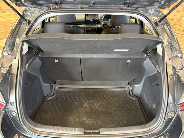 Used Toyota Yaris 2020 for sale - 76133785: Photo 44