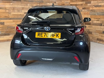 Used Toyota Yaris 2020 for sale - 76133785: Photo 4