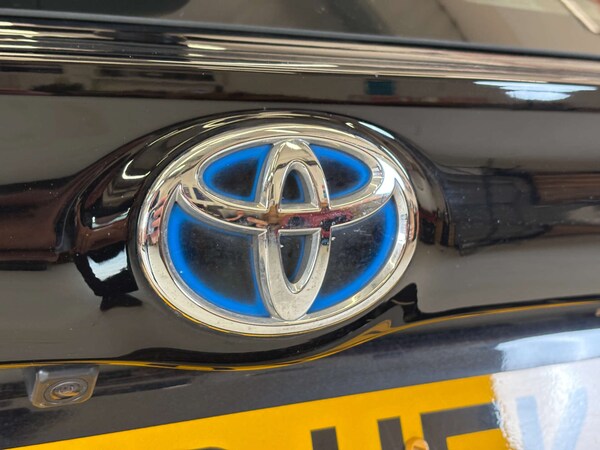 Used Toyota Yaris 2020 for sale - 76133785: Photo 65