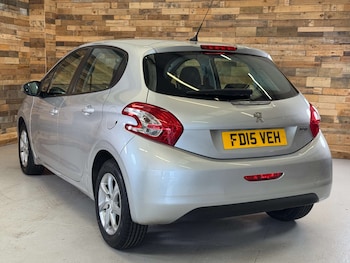 Used Peugeot 208 2015 for sale - 75427899: Photo