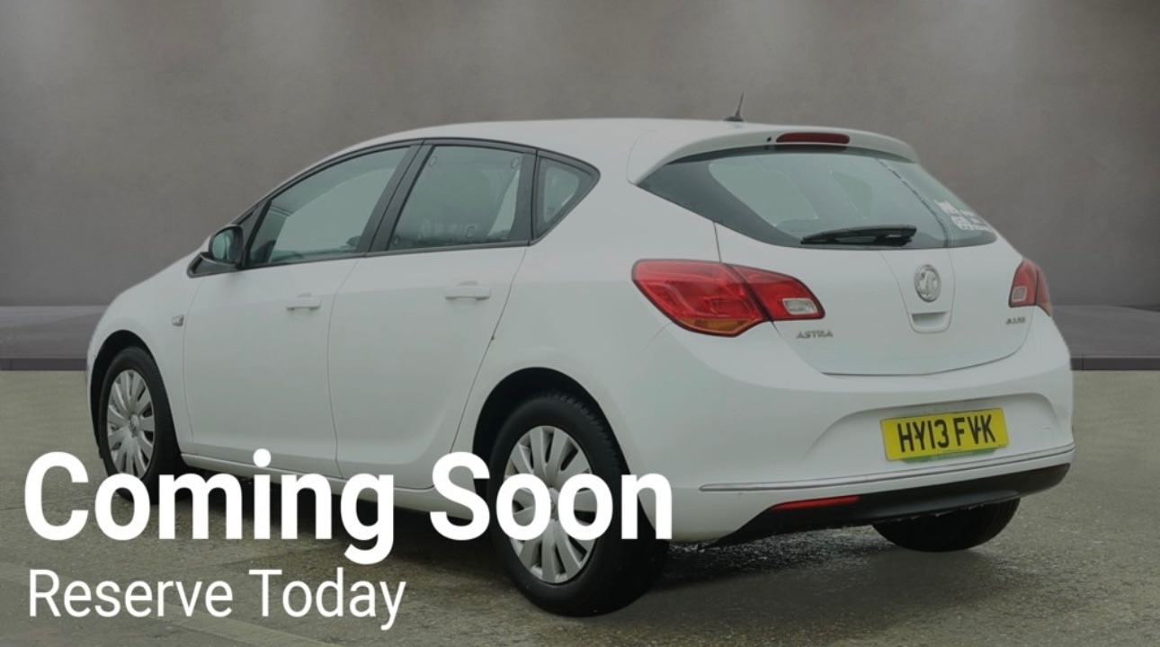 Used Vauxhall Astra 2013 for sale - 77638297: Photo 2