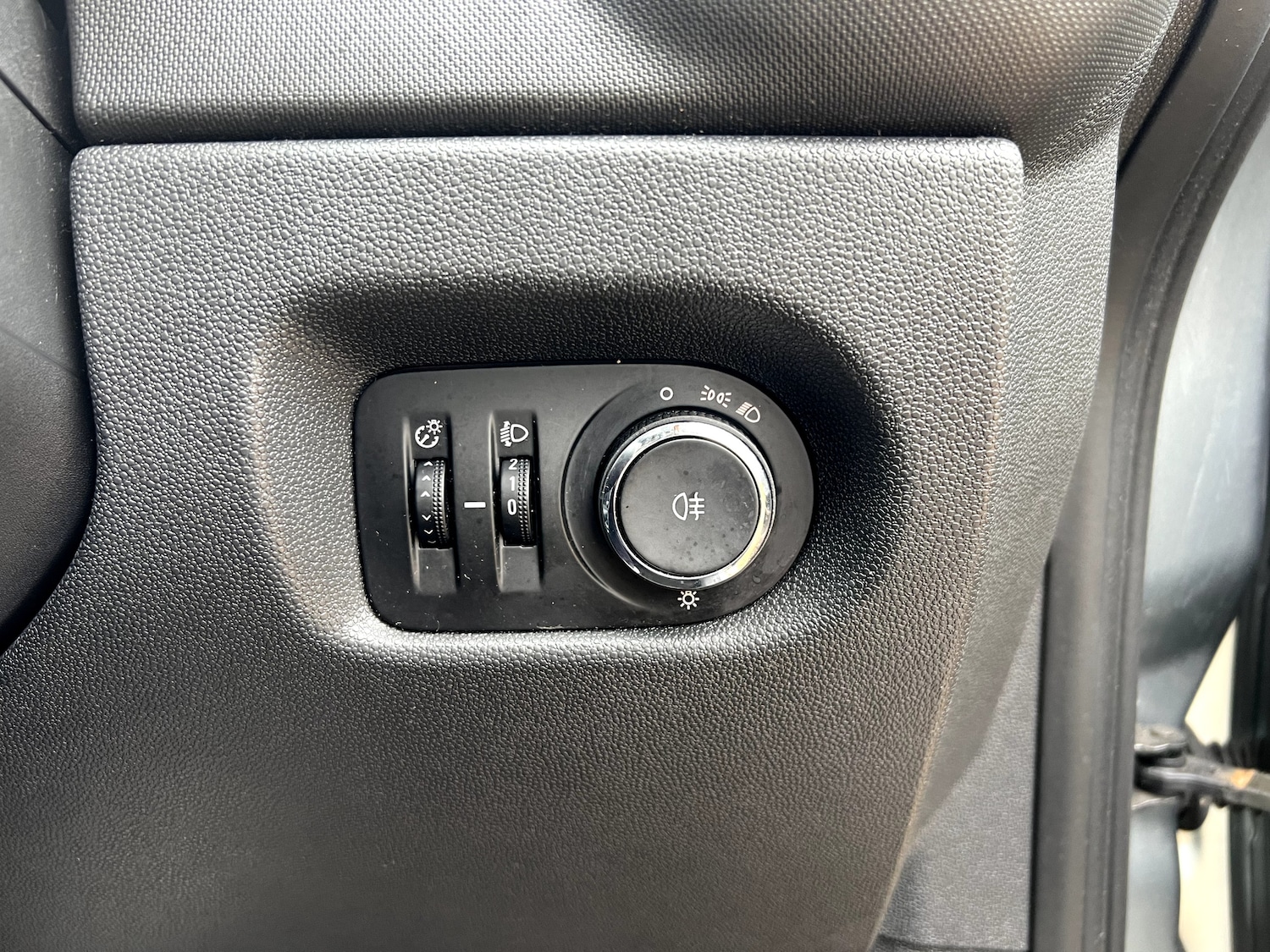 Used Vauxhall Corsa 2011 for sale - 76826990: Photo 19