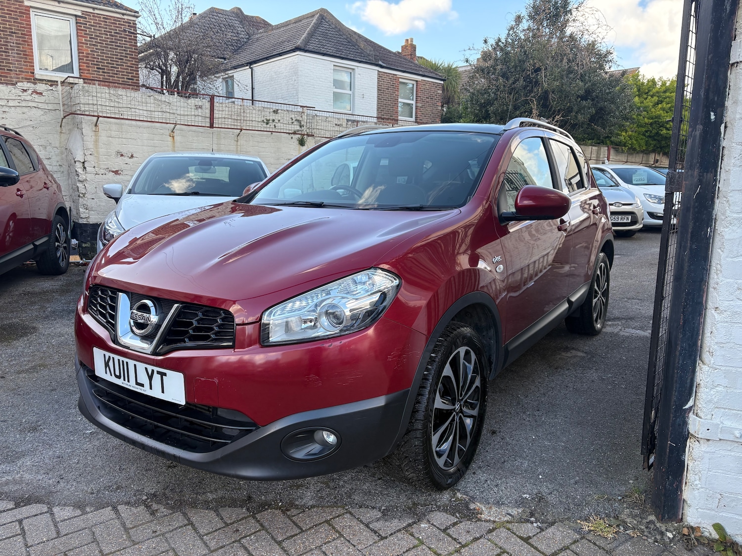 Used Nissan Qashqai 2011 for sale - 77560749: Photo 2
