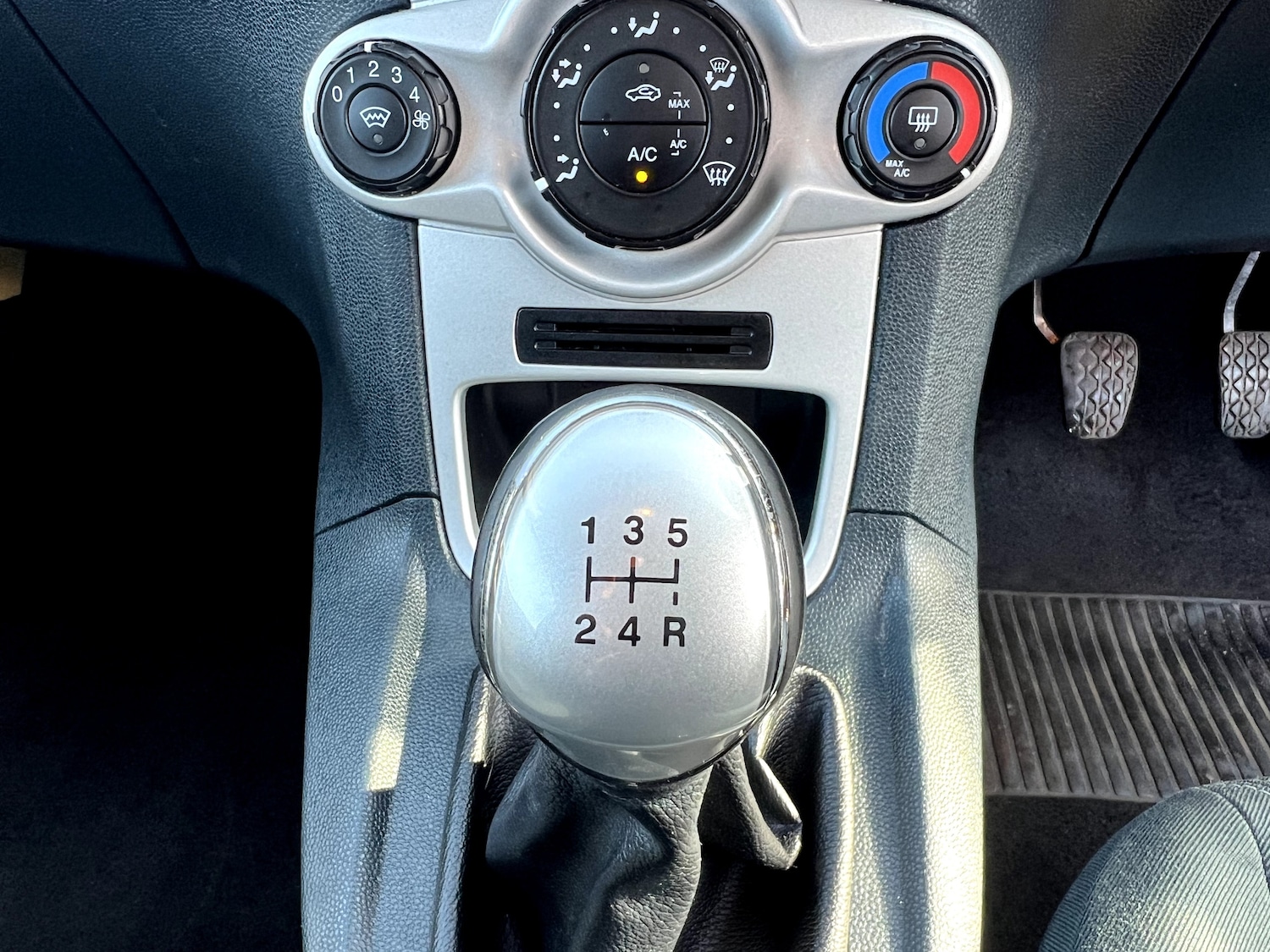 Used Ford Fiesta 2012 for sale - 75880878: Photo 21