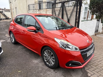 Used Peugeot 208 2015 for sale - 78111680: Photo