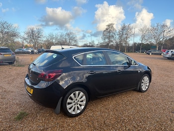 Used Vauxhall Astra 2010 for sale - 76961889: Photo