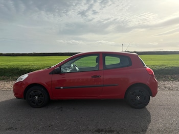 Used Renault Clio 2009 for sale - 76826992: Photo