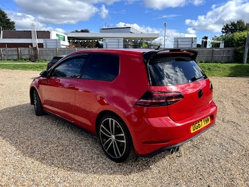 Used Volkswagen Golf 2017 for sale - 76022847: Photo