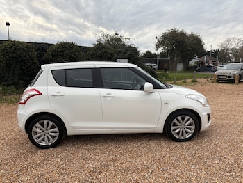 Used Suzuki Swift 2015 for sale - 76490911: Photo