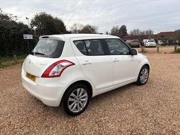 Used Suzuki Swift 2015 for sale - 76490911: Photo