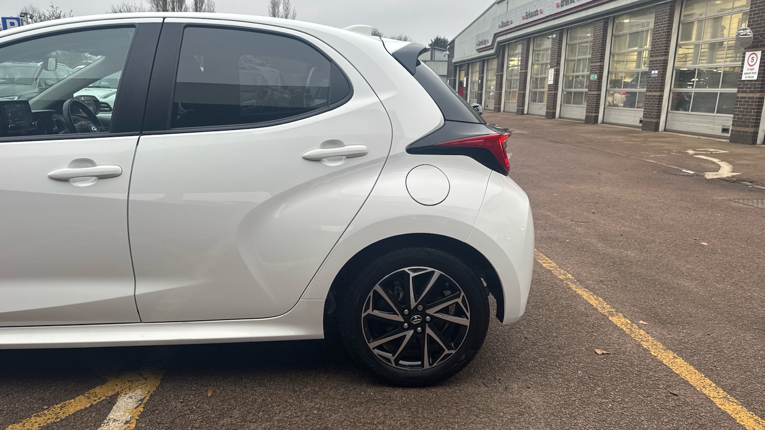 Used Toyota Yaris 2023 for sale - 77140522: Photo 23