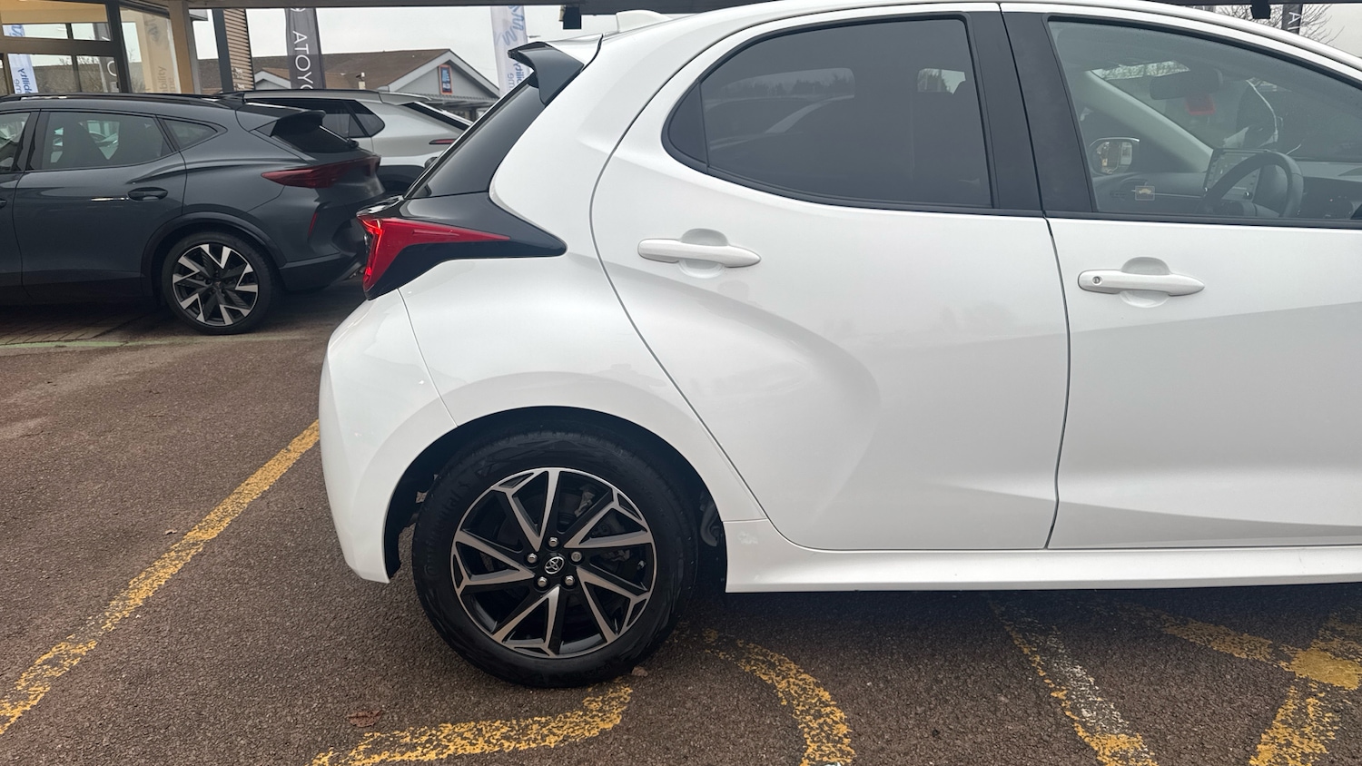 Used Toyota Yaris 2023 for sale - 77140522: Photo 29