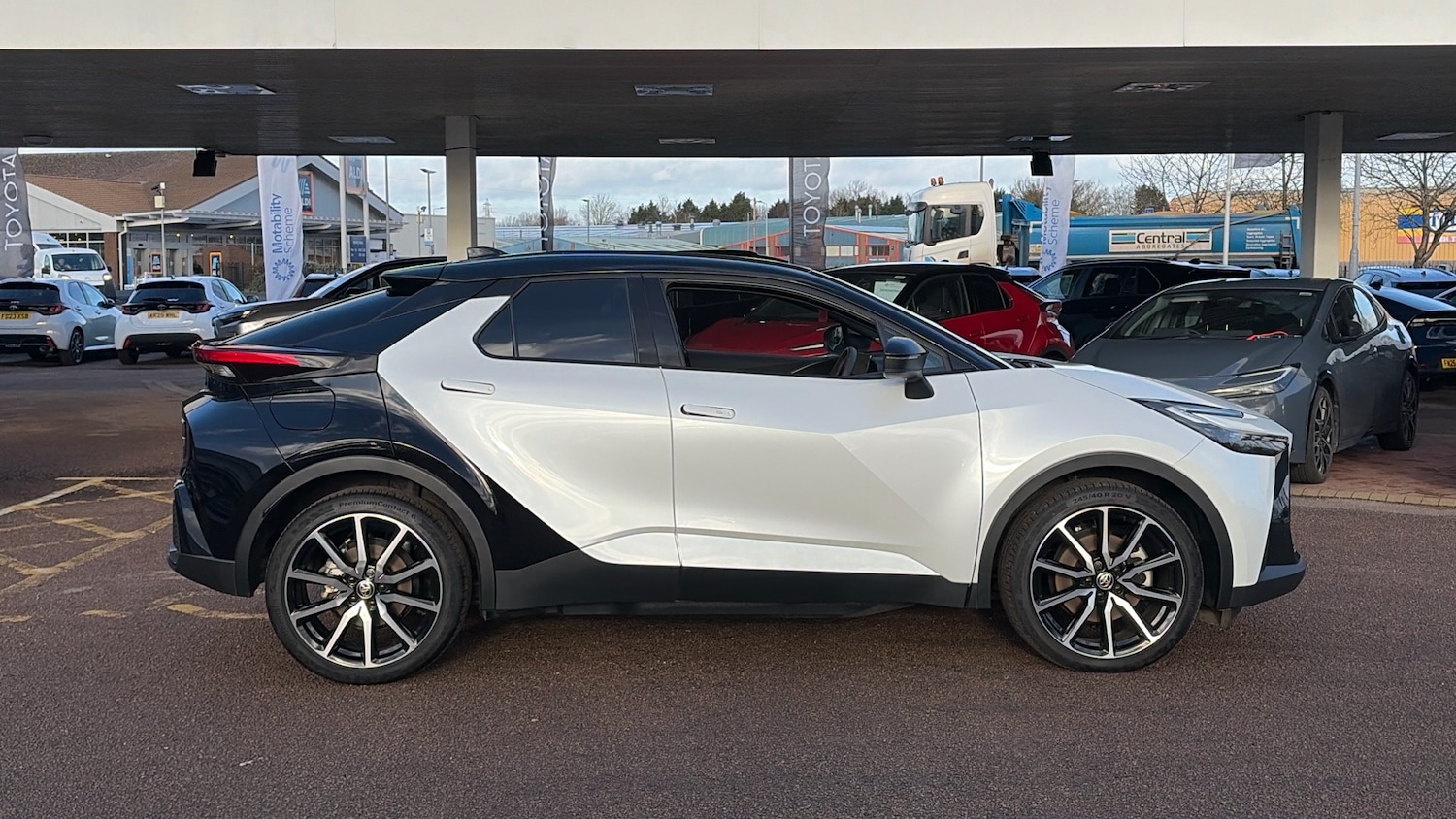 Used Toyota C-HR 2024 for sale - 77147898: Photo 16