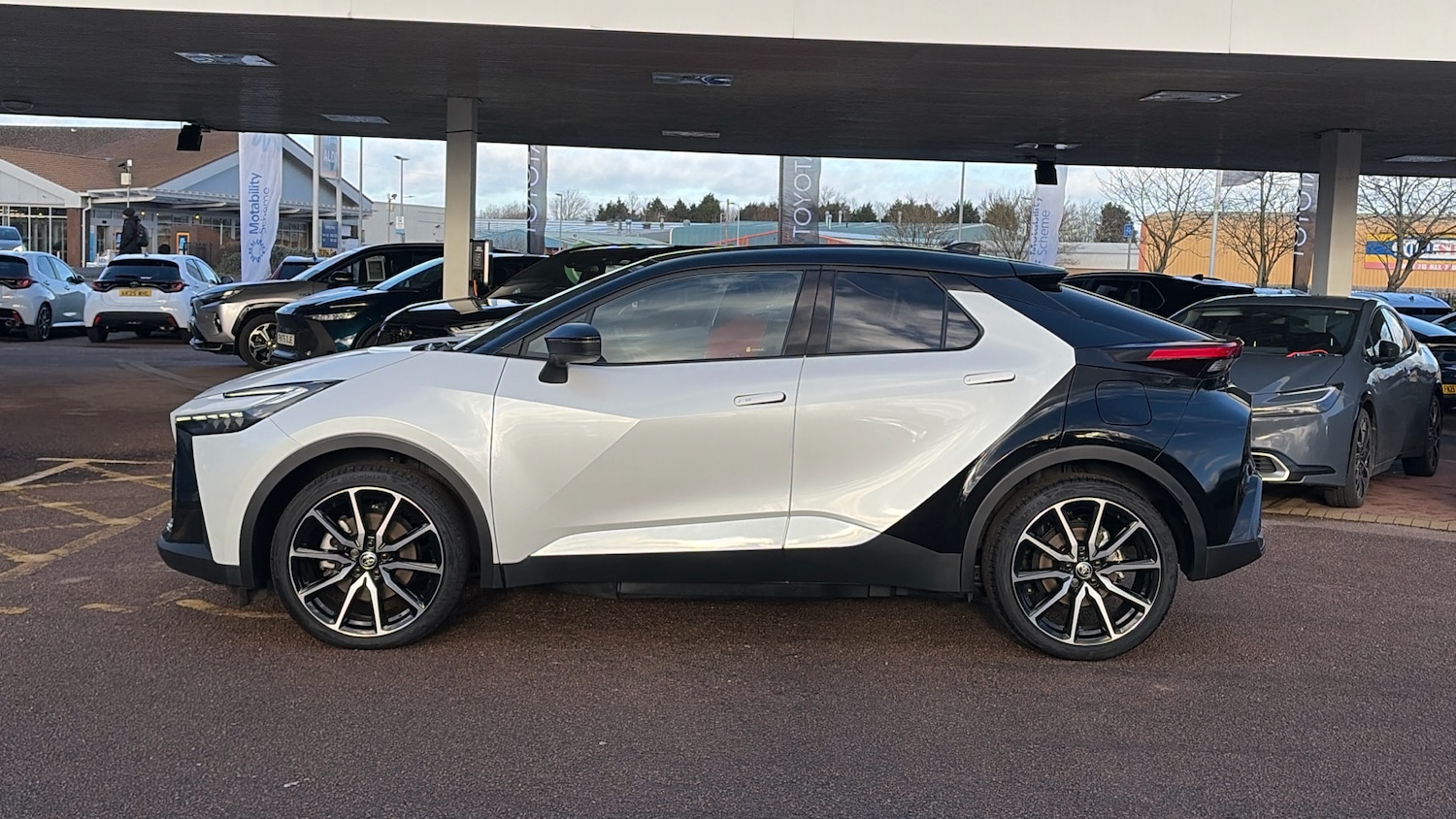 Used Toyota C-HR 2024 for sale - 77147898: Photo 17