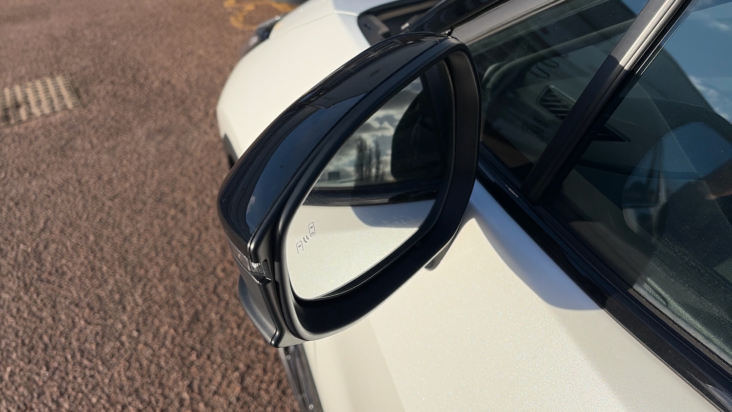 Used Toyota C-HR 2024 for sale - 77147898: Photo 32