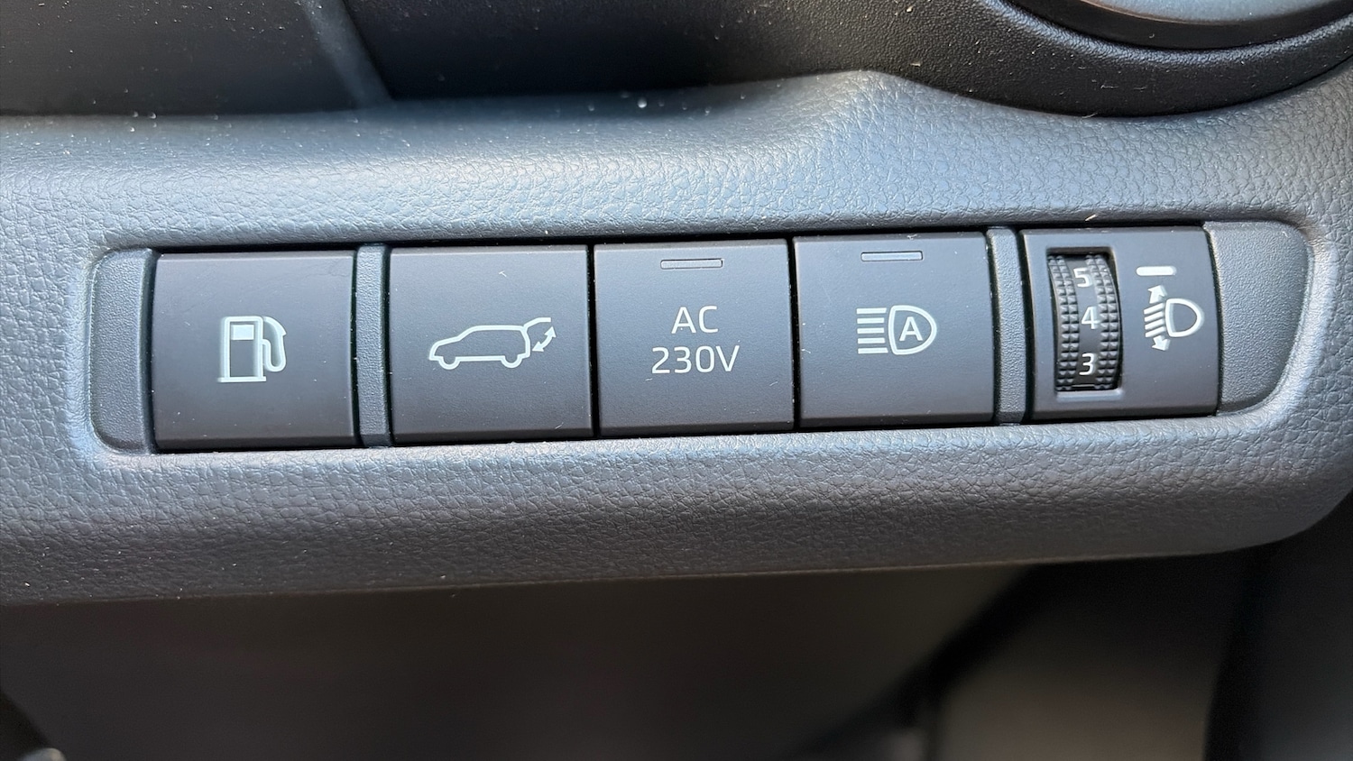 Used Toyota C-HR 2024 for sale - 77147898: Photo 49